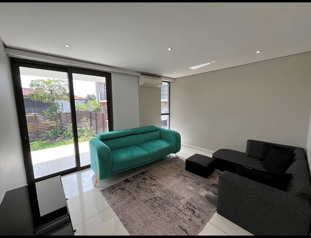 5 BEDROOM CLUSTER FOR SALE IN IZINGA RIDGE